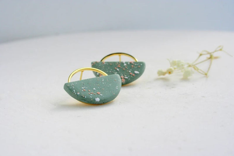 Boucles demi-lune | vert sauge, blanc et pêche | Boucle d'or