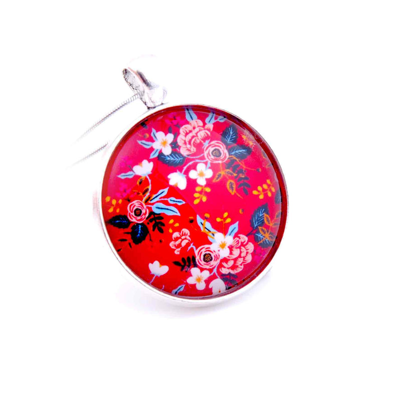Collier pendentif rond 25 mm | Fleurs fond rouge | Crazy Lily