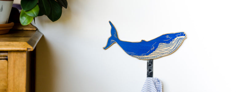 Crochet mural en bois - Baleine à bosse
