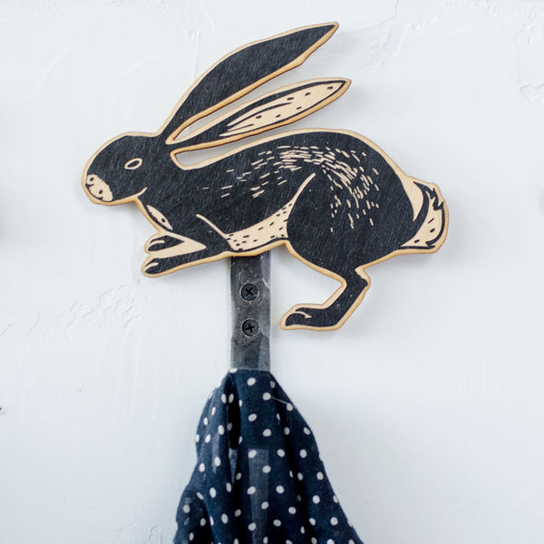 Crochet mural en bois - Lièvre